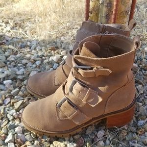 Crown Vintage Suede Leather triple Buckle Heeled Boots Size 7.5